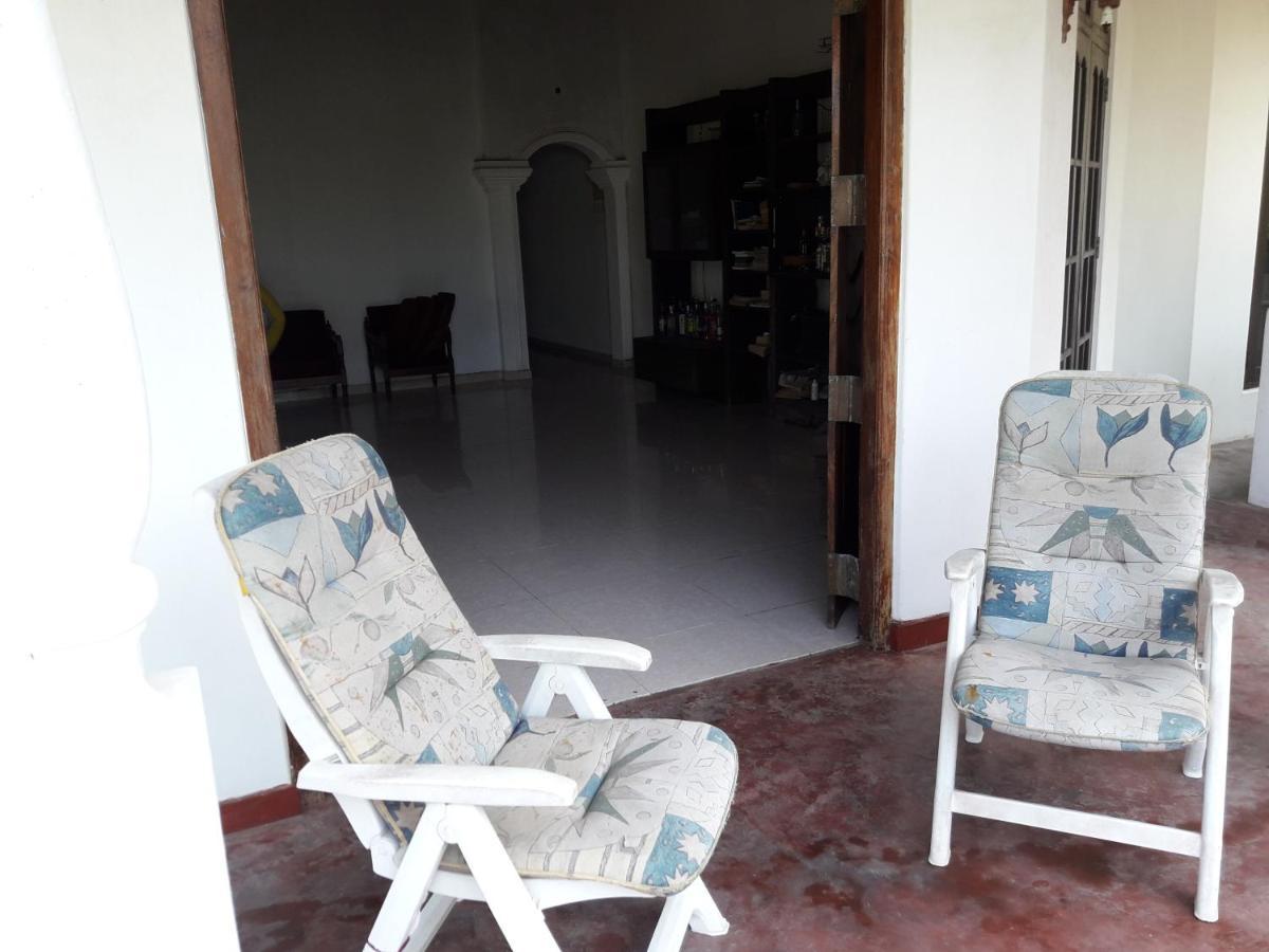 Hikkaduwa Sea Front Apartment Bagian luar foto
