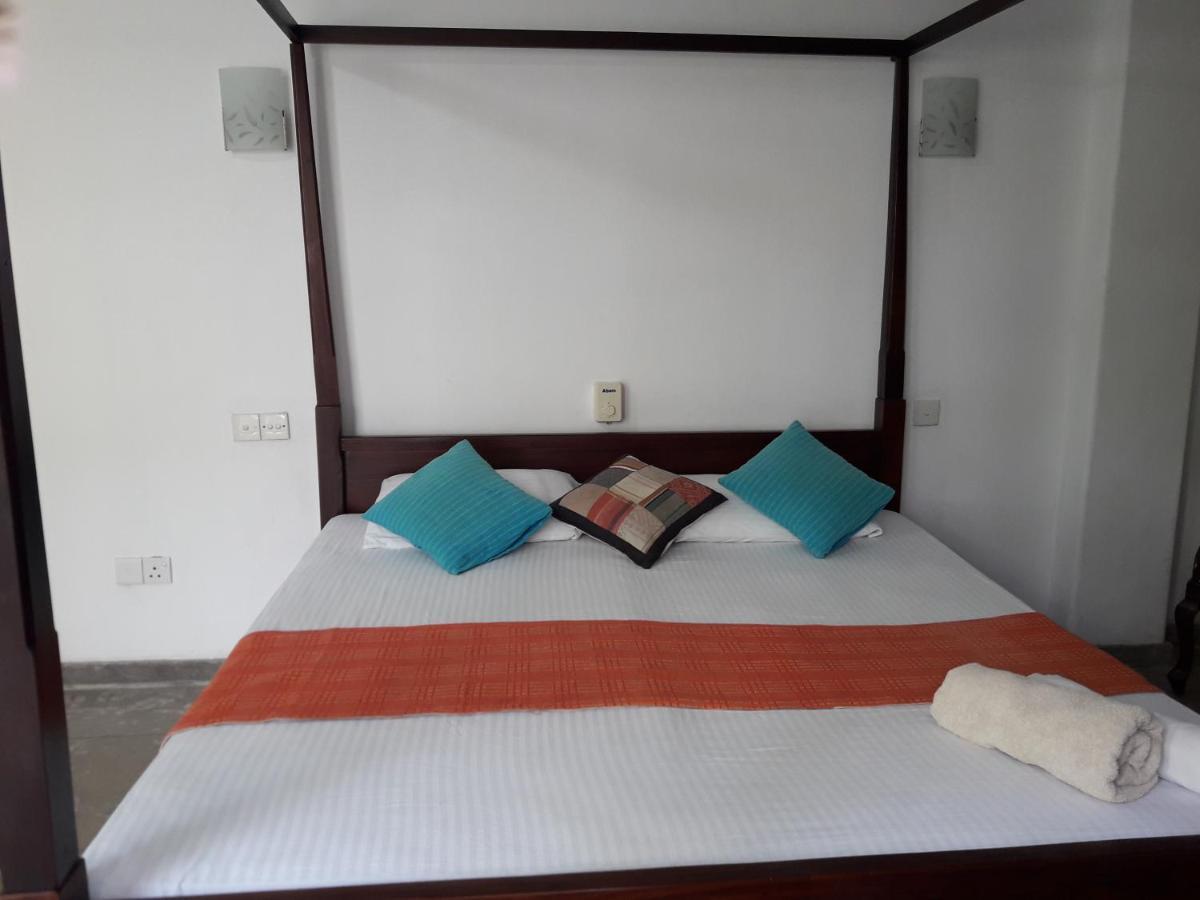 Hikkaduwa Sea Front Apartment Bagian luar foto
