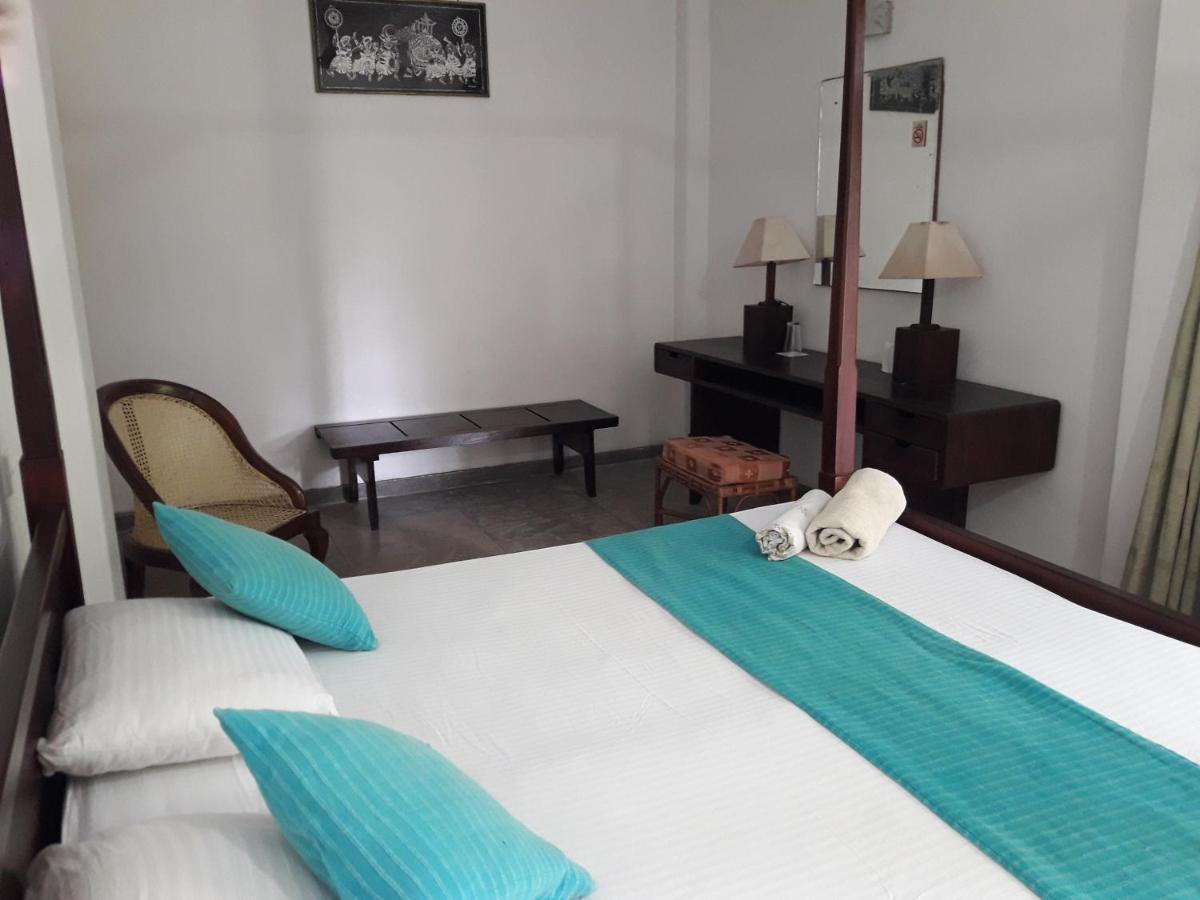 Hikkaduwa Sea Front Apartment Bagian luar foto