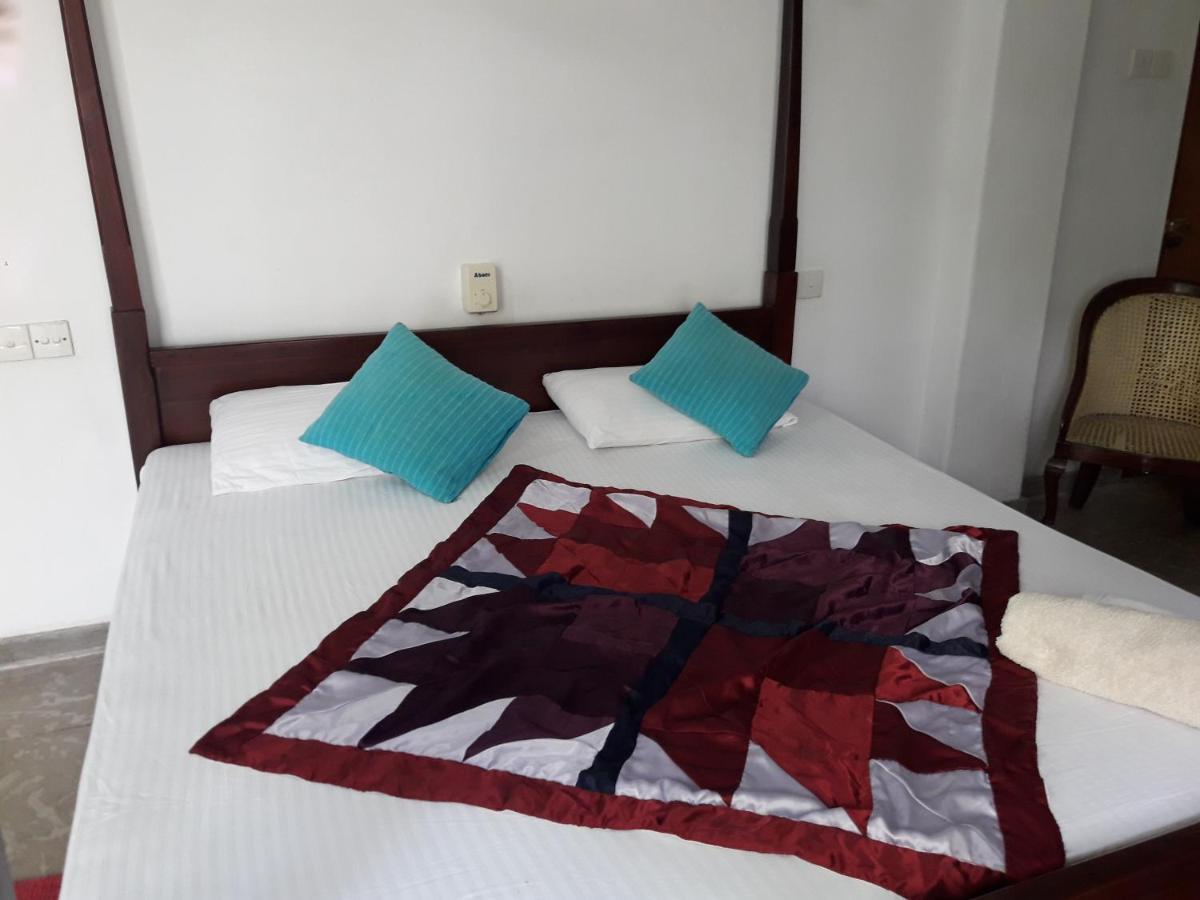 Hikkaduwa Sea Front Apartment Bagian luar foto