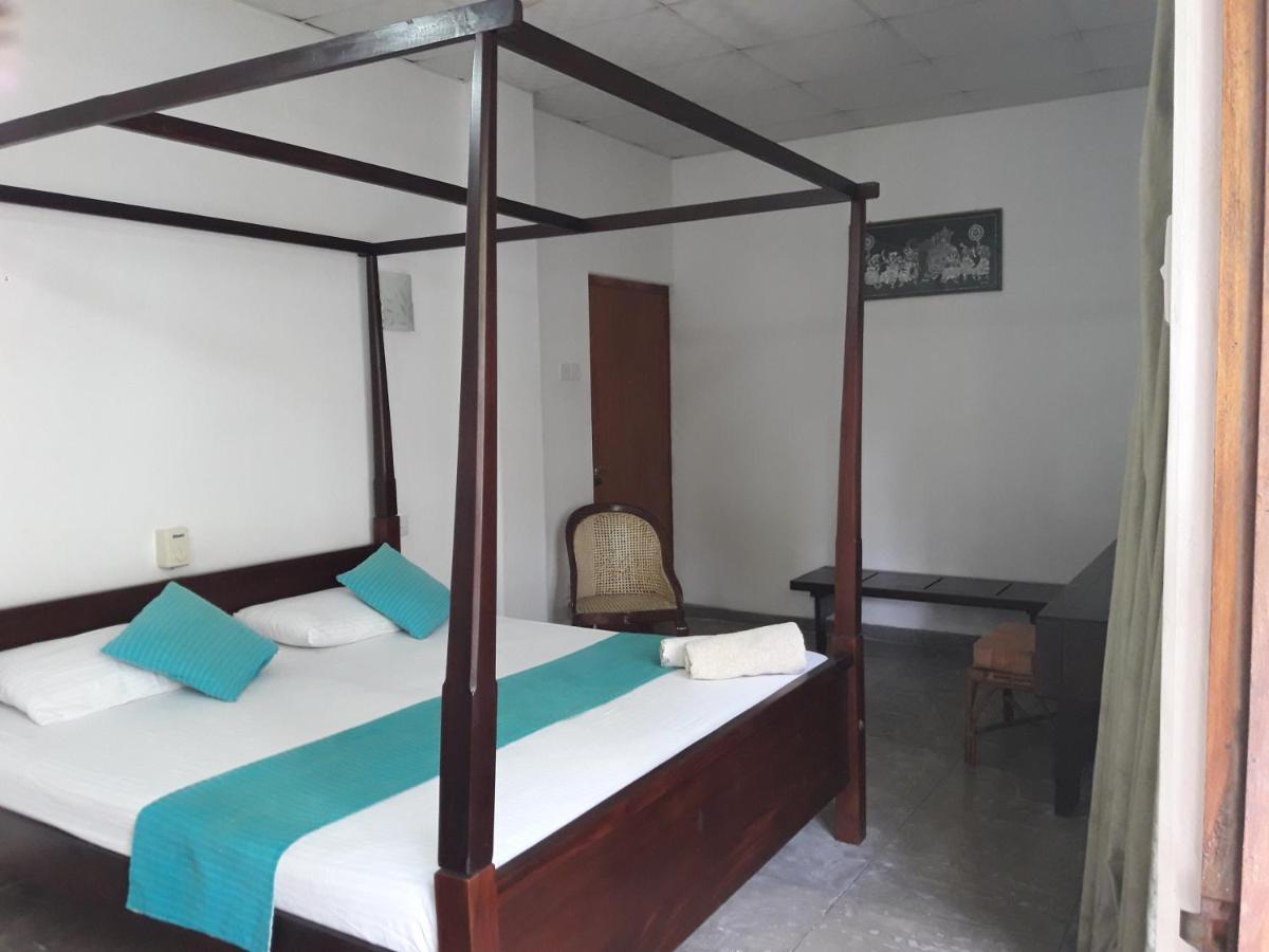 Hikkaduwa Sea Front Apartment Bagian luar foto
