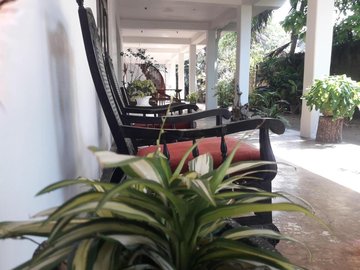 Hikkaduwa Sea Front Apartment Bagian luar foto