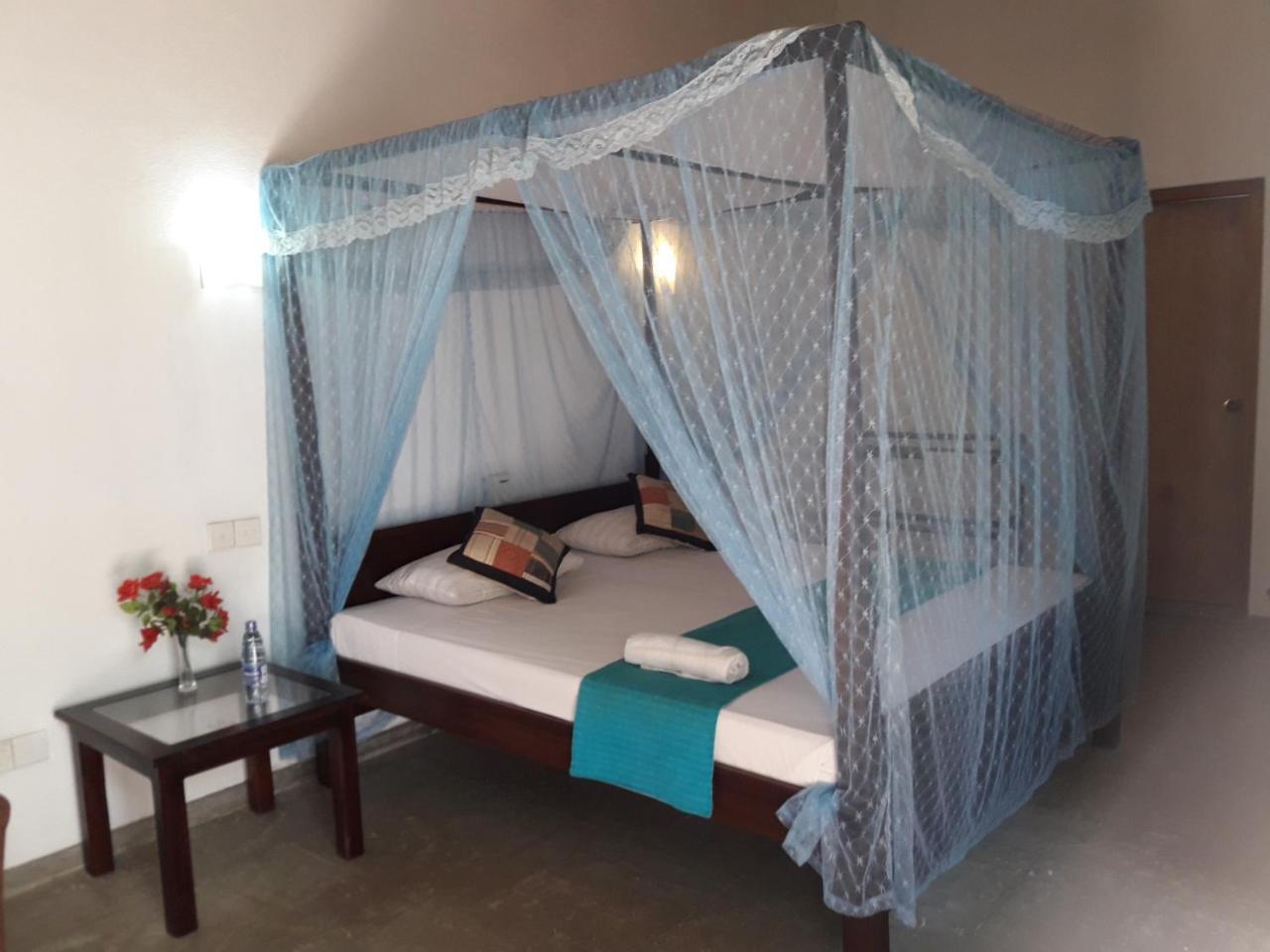 Hikkaduwa Sea Front Apartment Bagian luar foto